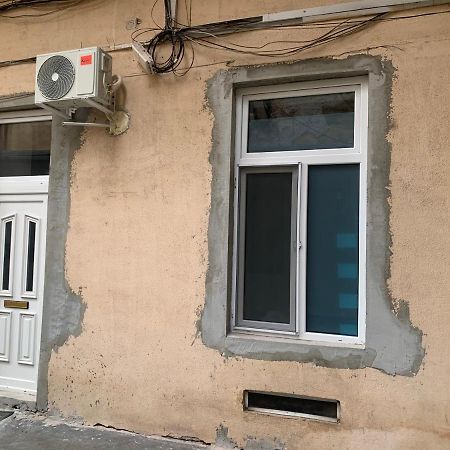 Young Downtown Apartment أراد المظهر الخارجي الصورة
